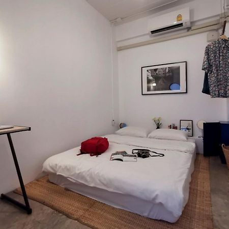 Apartment45 Hostel Bangkok Exterior photo