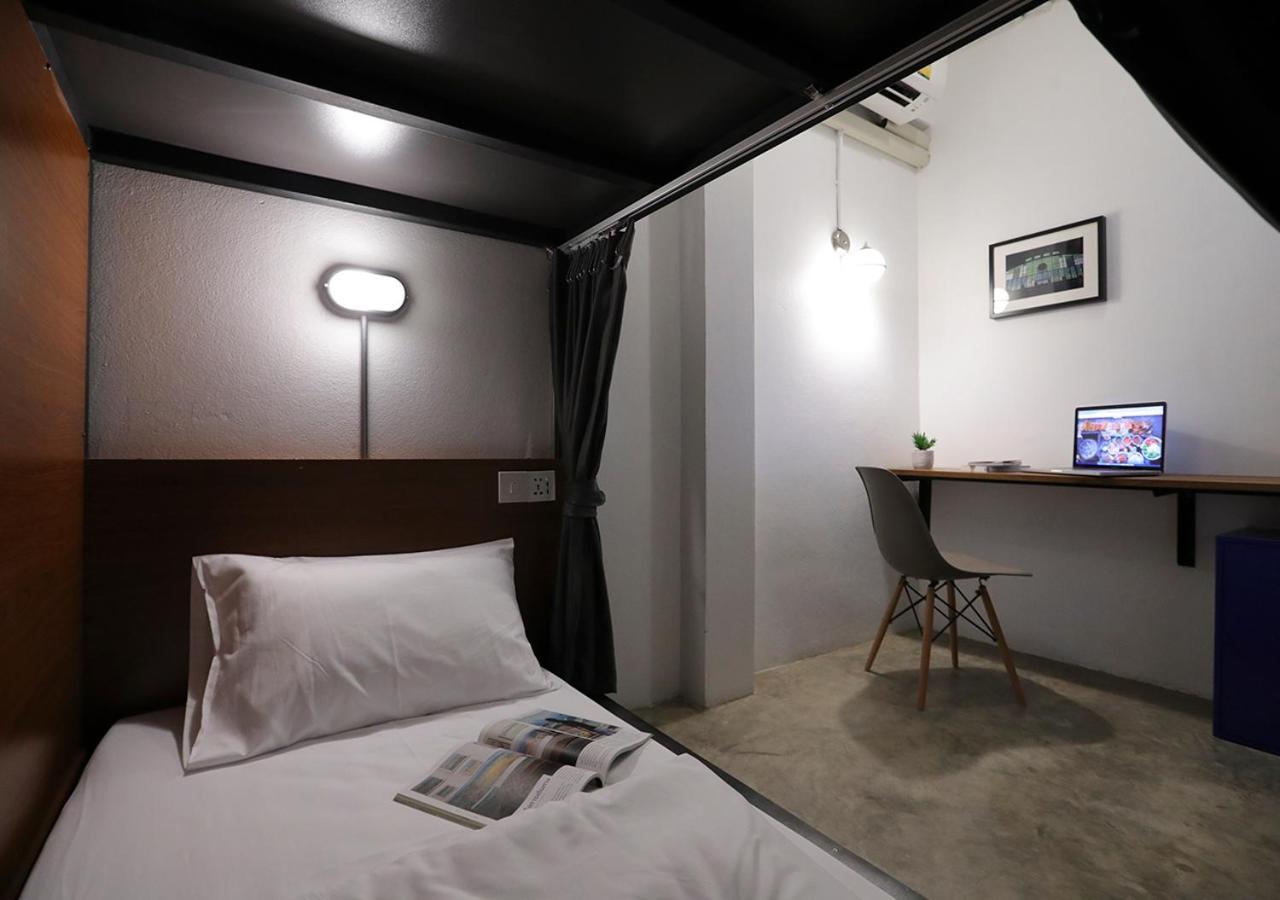 Apartment45 Hostel Bangkok Exterior photo