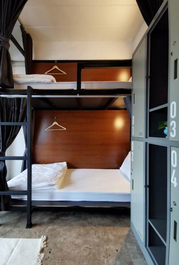 Apartment45 Hostel Bangkok Exterior photo